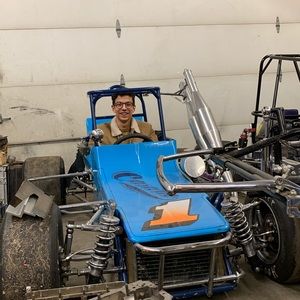 Meet your Posher, Max